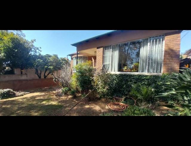 3 BEDROOM HOUSE FOR SALE IN KENSINGTON